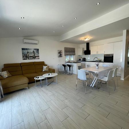 Apartman Mili Baška Voda Extérieur photo