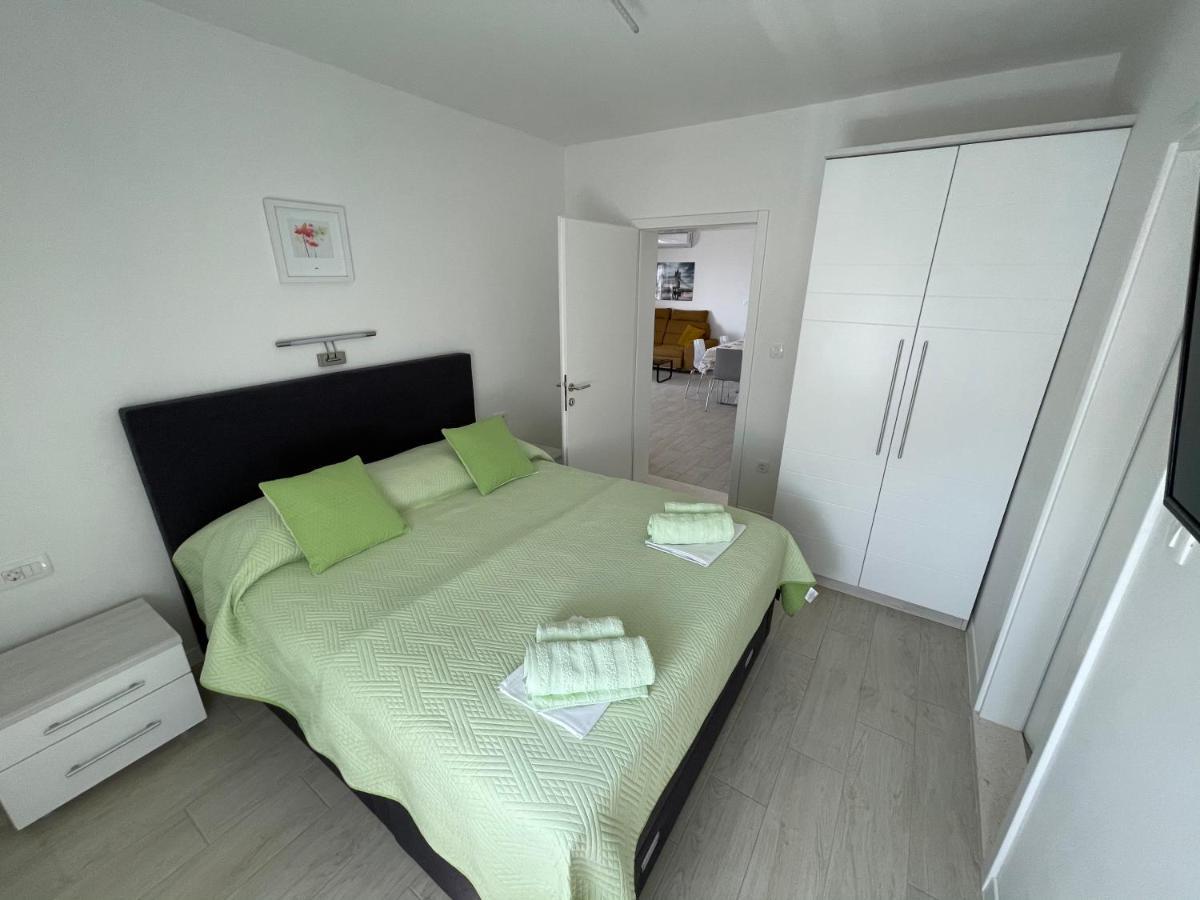Apartman Mili Baška Voda Extérieur photo