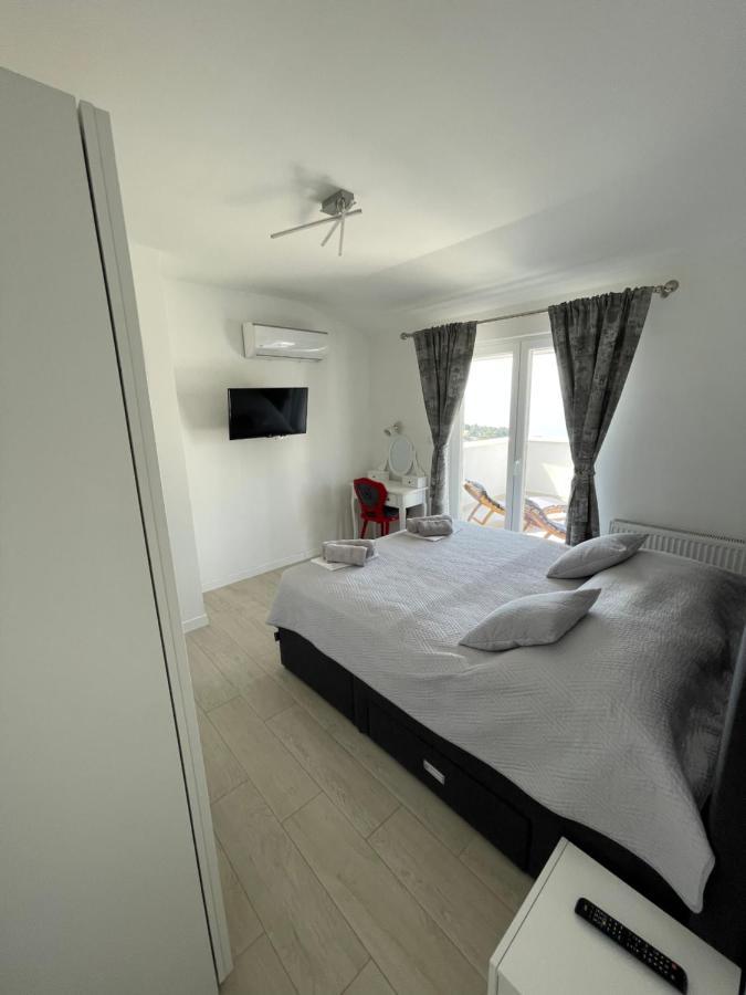 Apartman Mili Baška Voda Extérieur photo