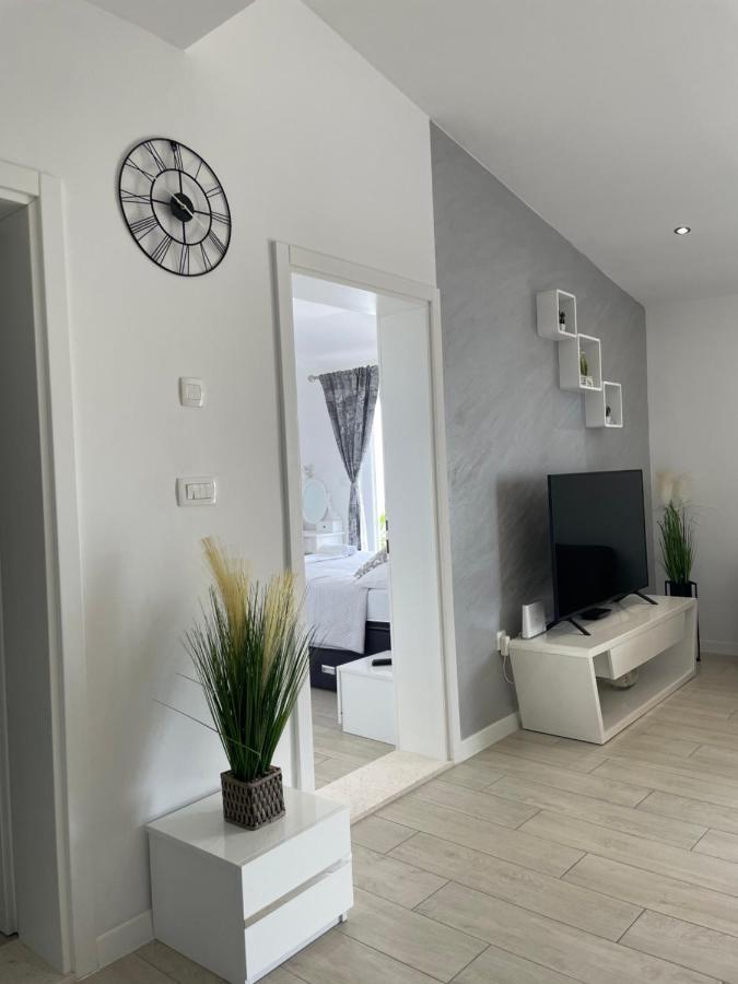 Apartman Mili Baška Voda Extérieur photo