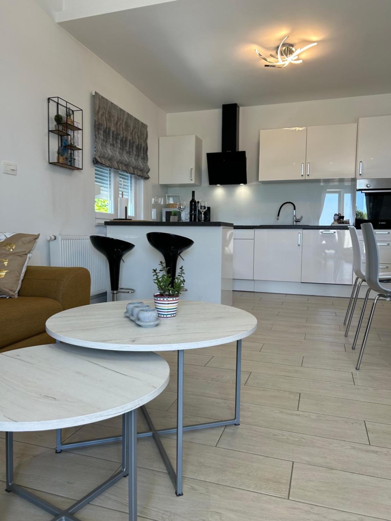 Apartman Mili Baška Voda Extérieur photo