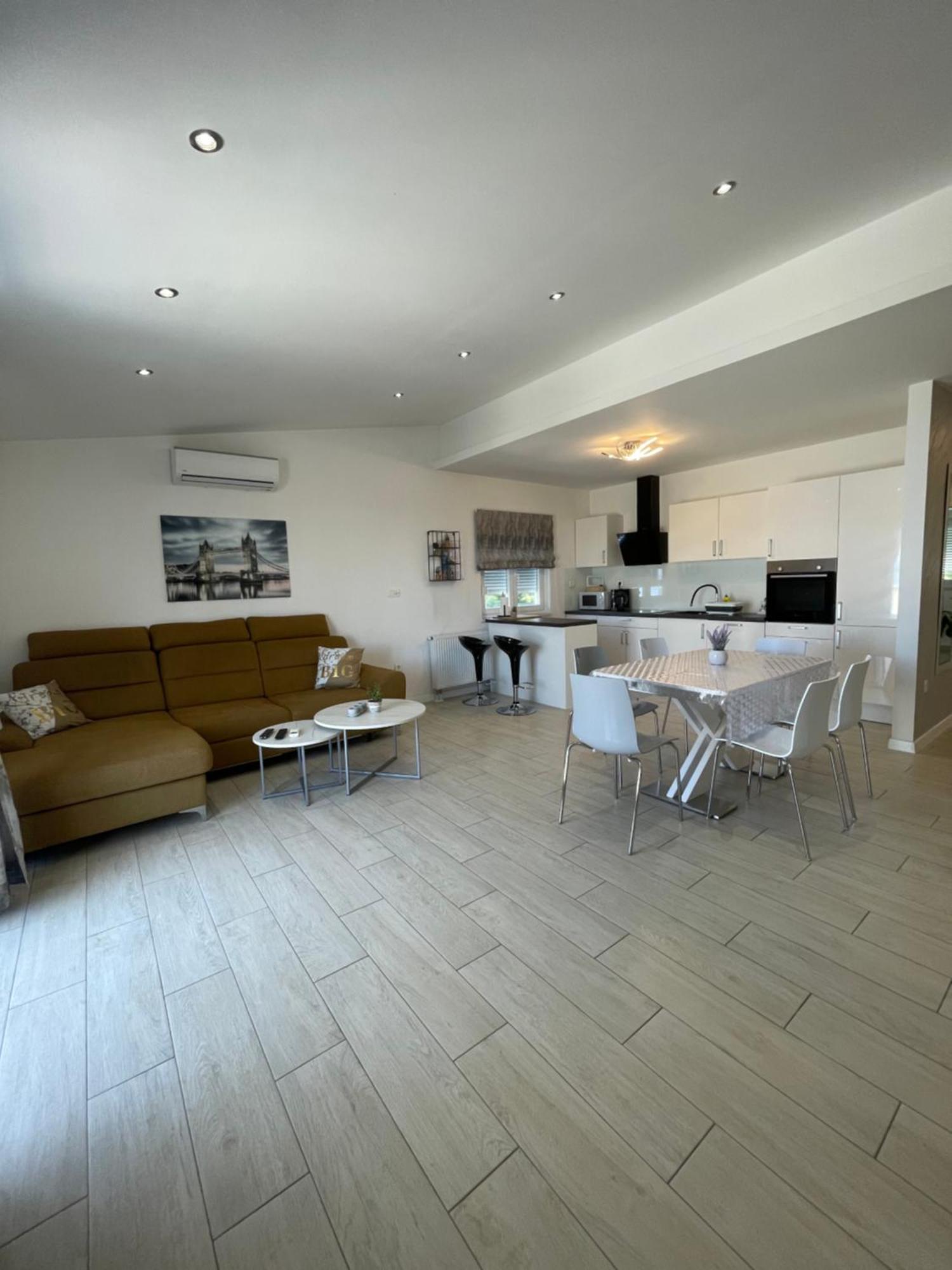 Apartman Mili Baška Voda Extérieur photo