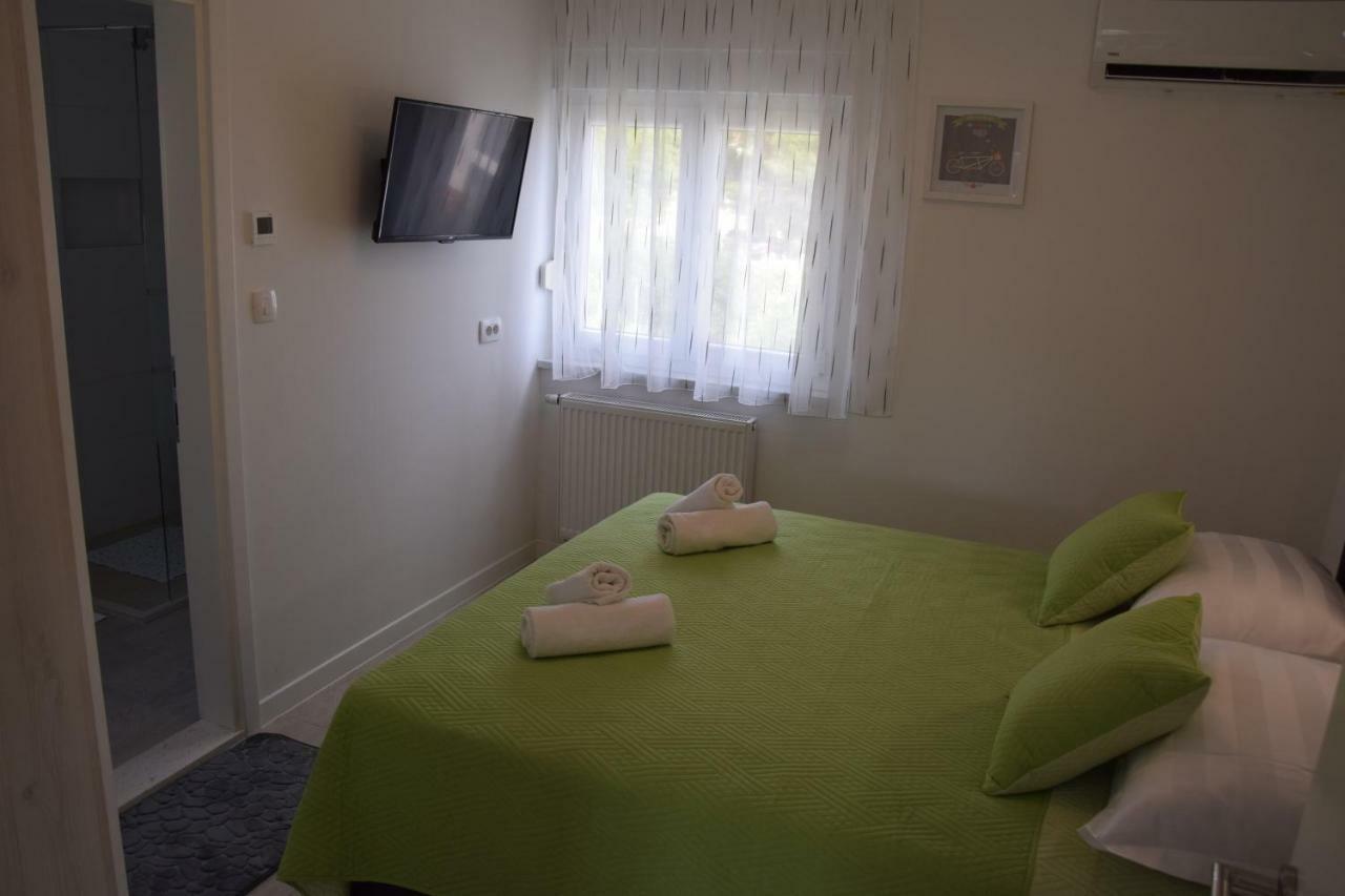Apartman Mili Baška Voda Extérieur photo